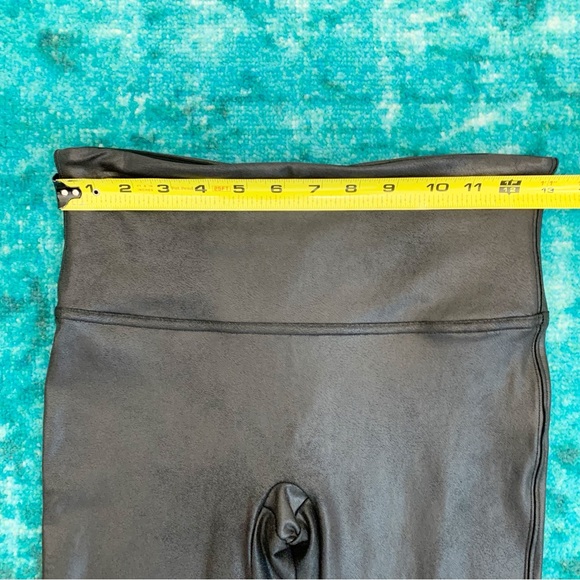 Spanx Faux Leather Legging Medium Black - Picture 12 of 14